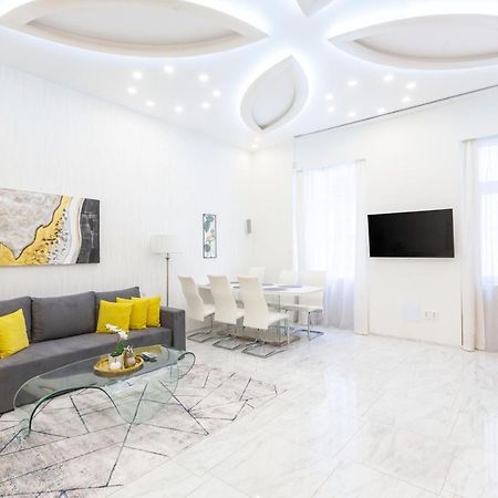 Luxurious Central Apartment Next To The Danube River Budapest Eksteriør bilde