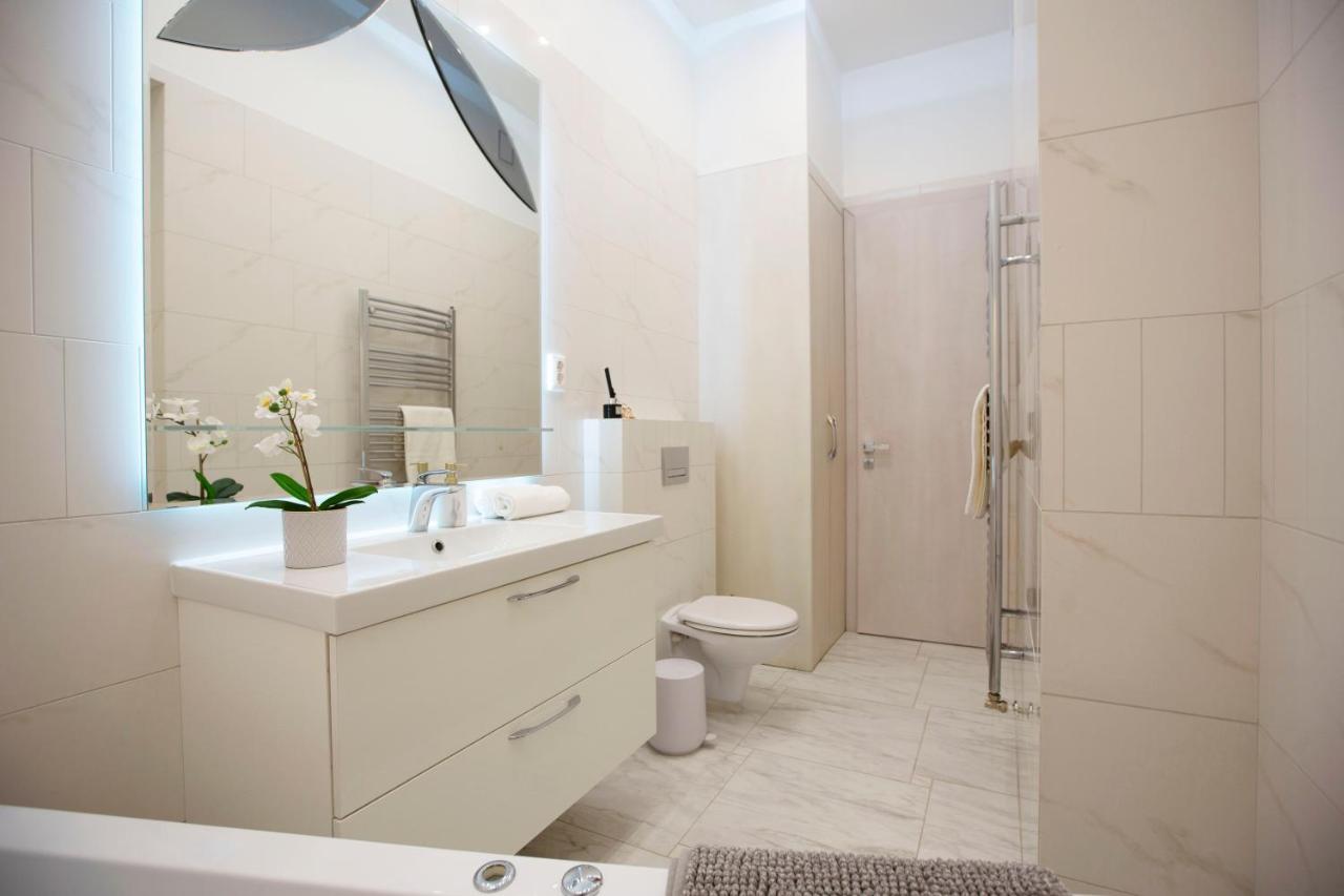 Luxurious Central Apartment Next To The Danube River Budapest Eksteriør bilde